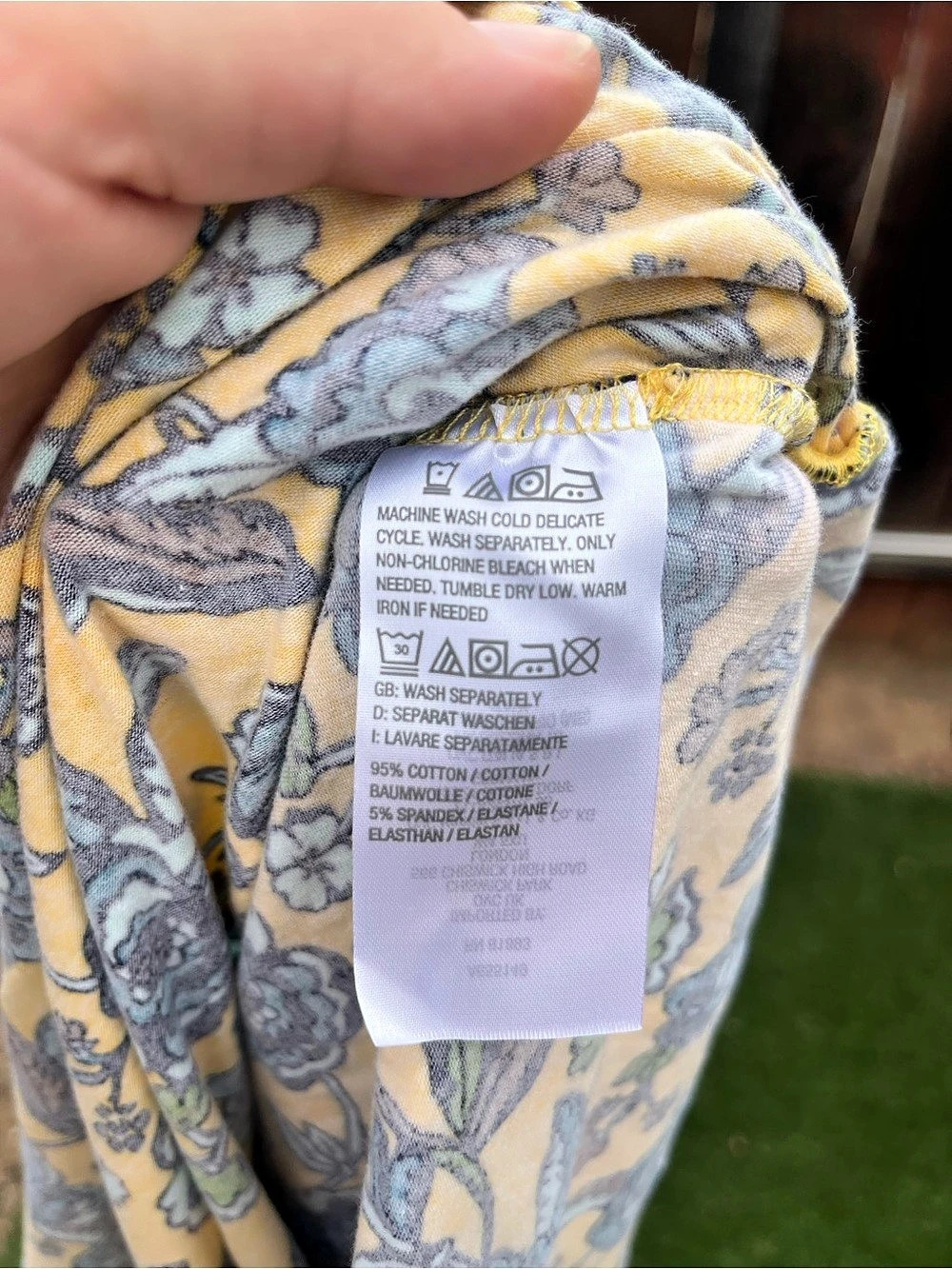 d&co. Floral Short Sleeve Tee Yellow & Blue Size 3X Like New - Picture 3 of 3